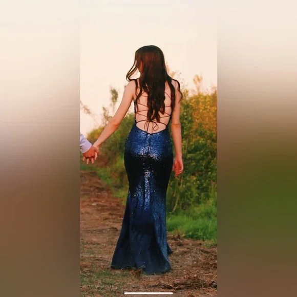 Grad/Prom dress - Picture 2 of 4